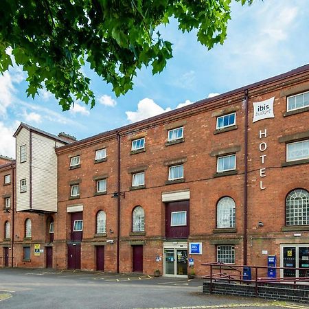 Go2 Burton Upon Trent Central Hotel ภายนอก รูปภาพ